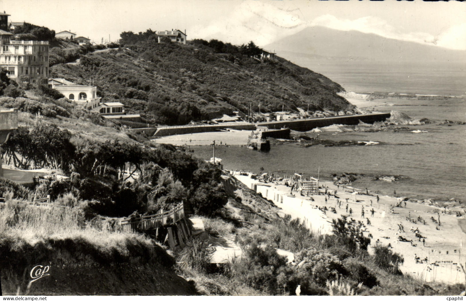 CPM Guethary Plage et vue sur les Montagnes Espagnoles