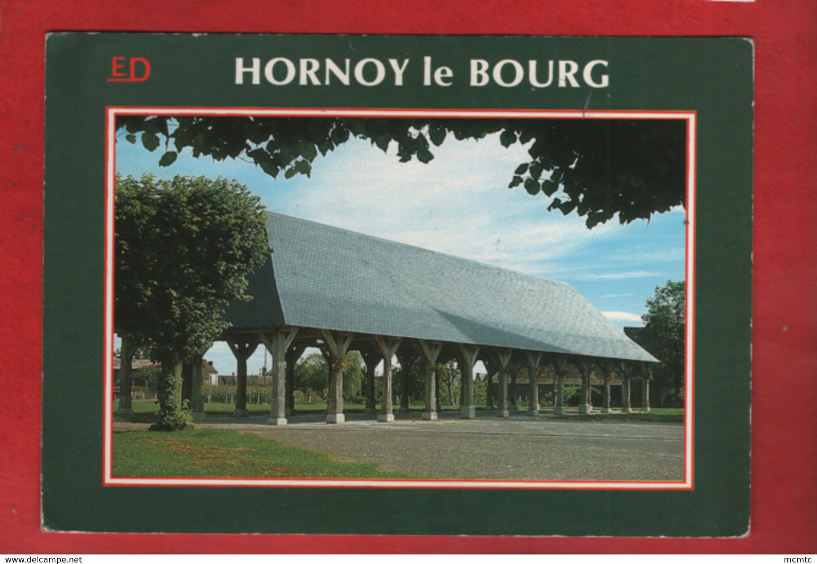 CPM - Hornoy le Bourg  -(Somme) - Les Halles