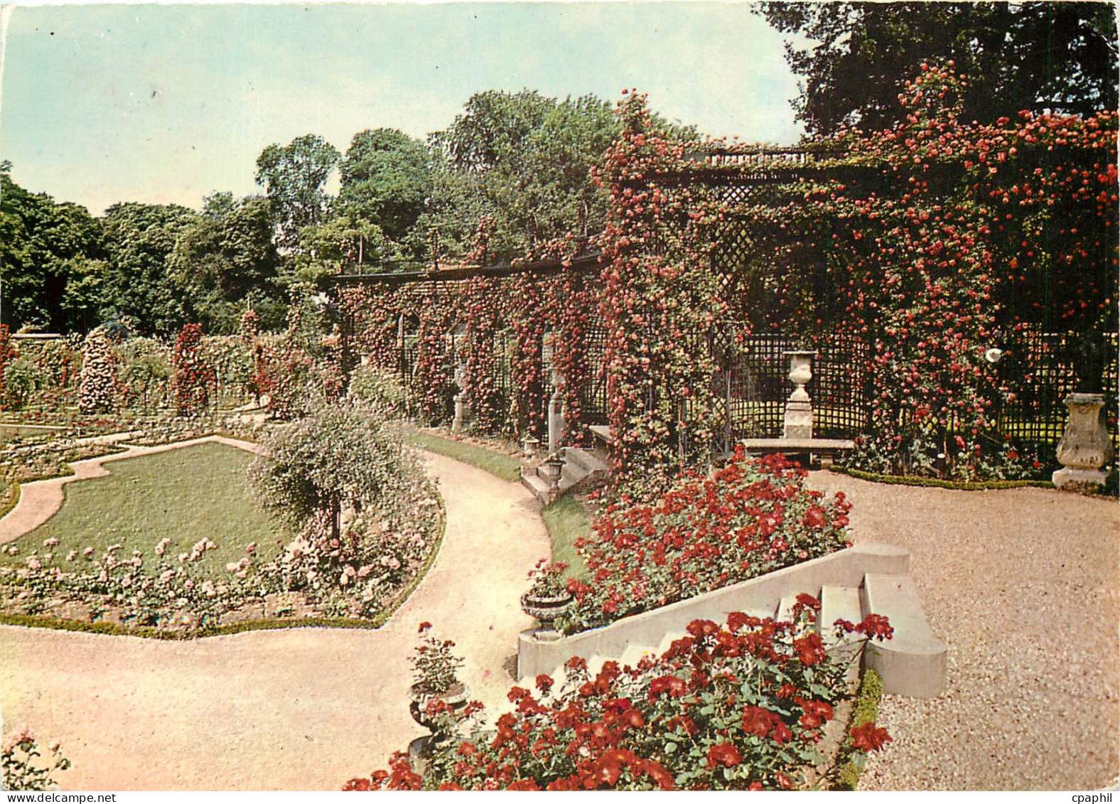 CPM Images de France L'Hay les Roses La Roseraie les Bosquets