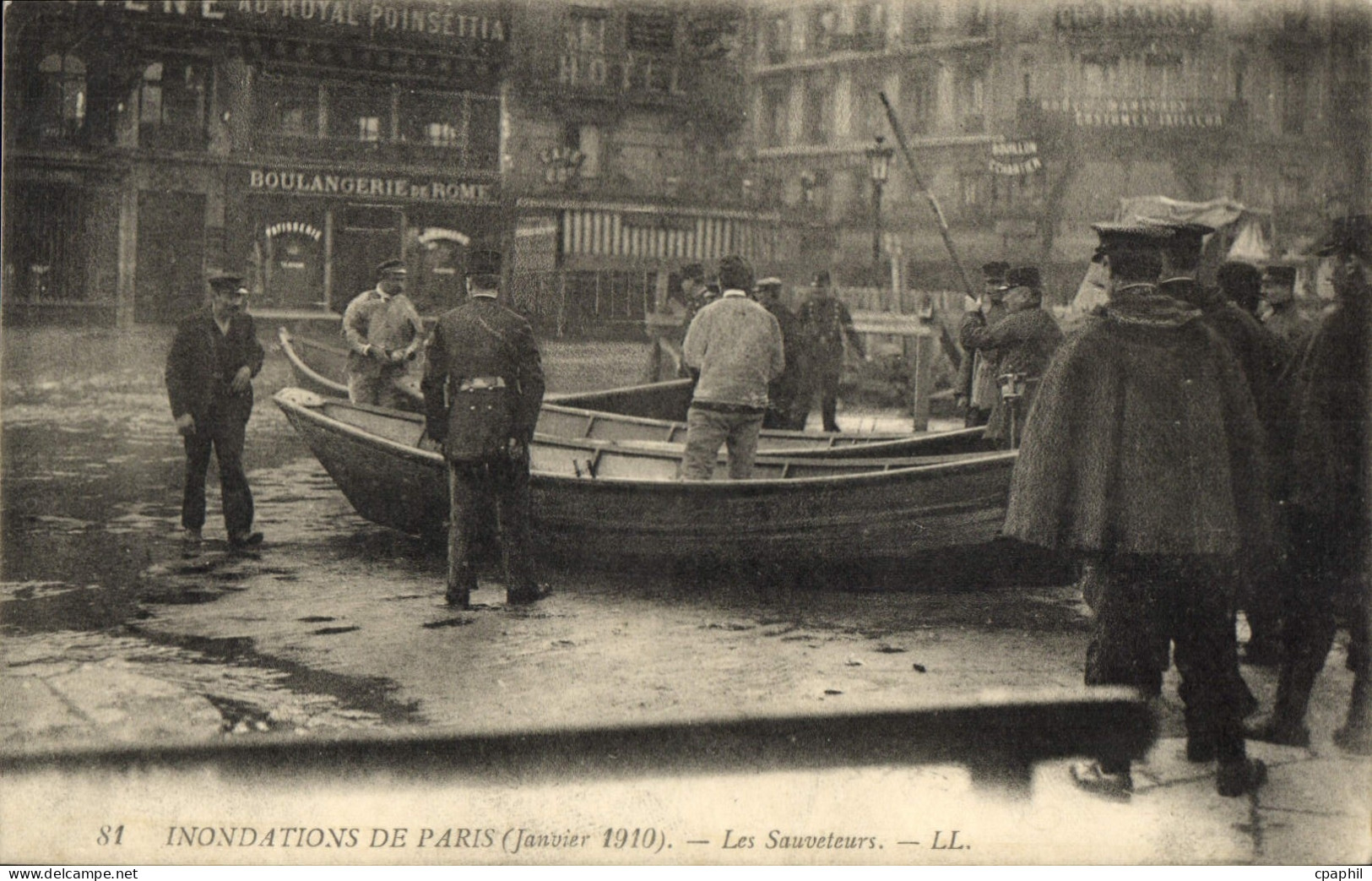 CPM Inondations de Paris Les Sauveteurs Janvier 1910