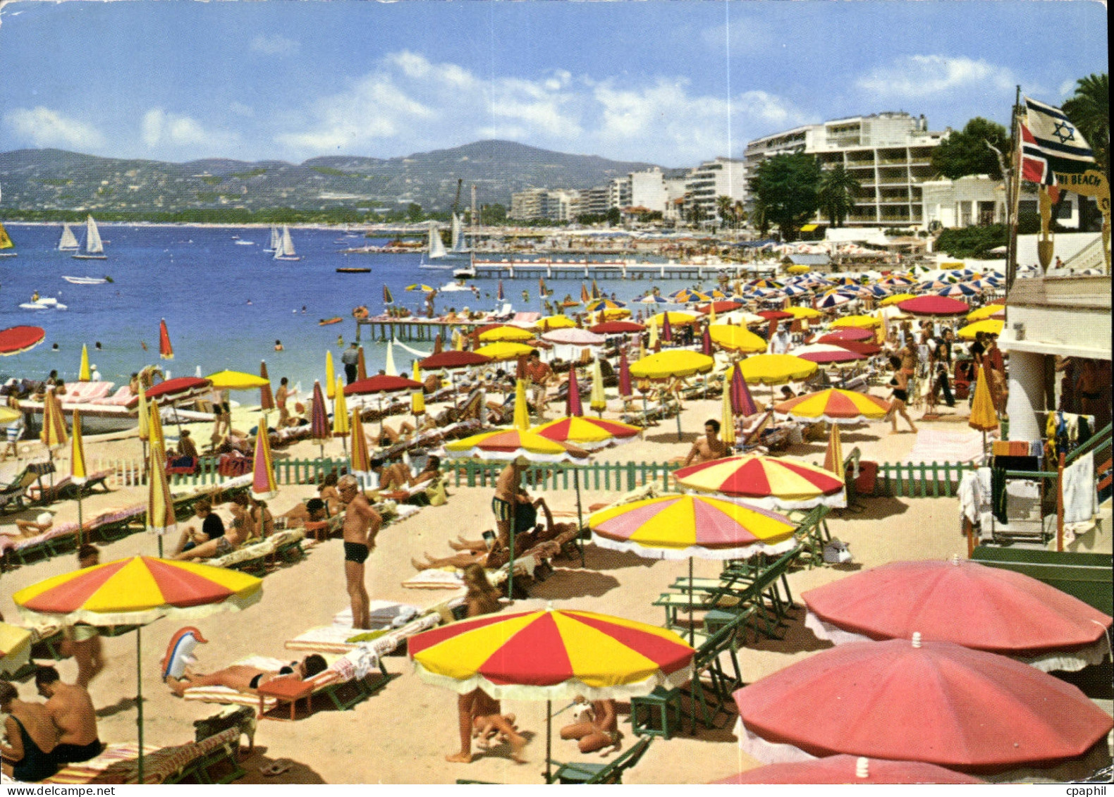 CPM Juan les Pins Les Plages de la Pinede