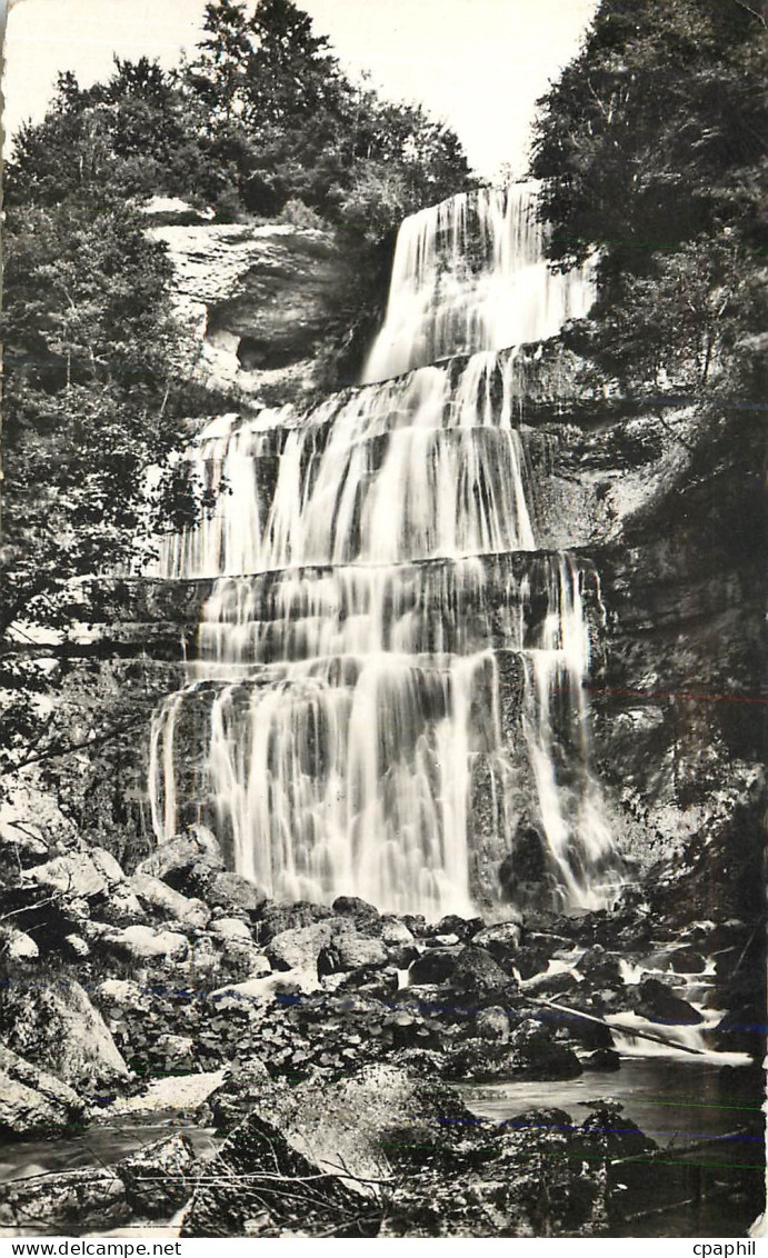 CPM Jura Pittoresque Le Herisson Cascade en eventail
