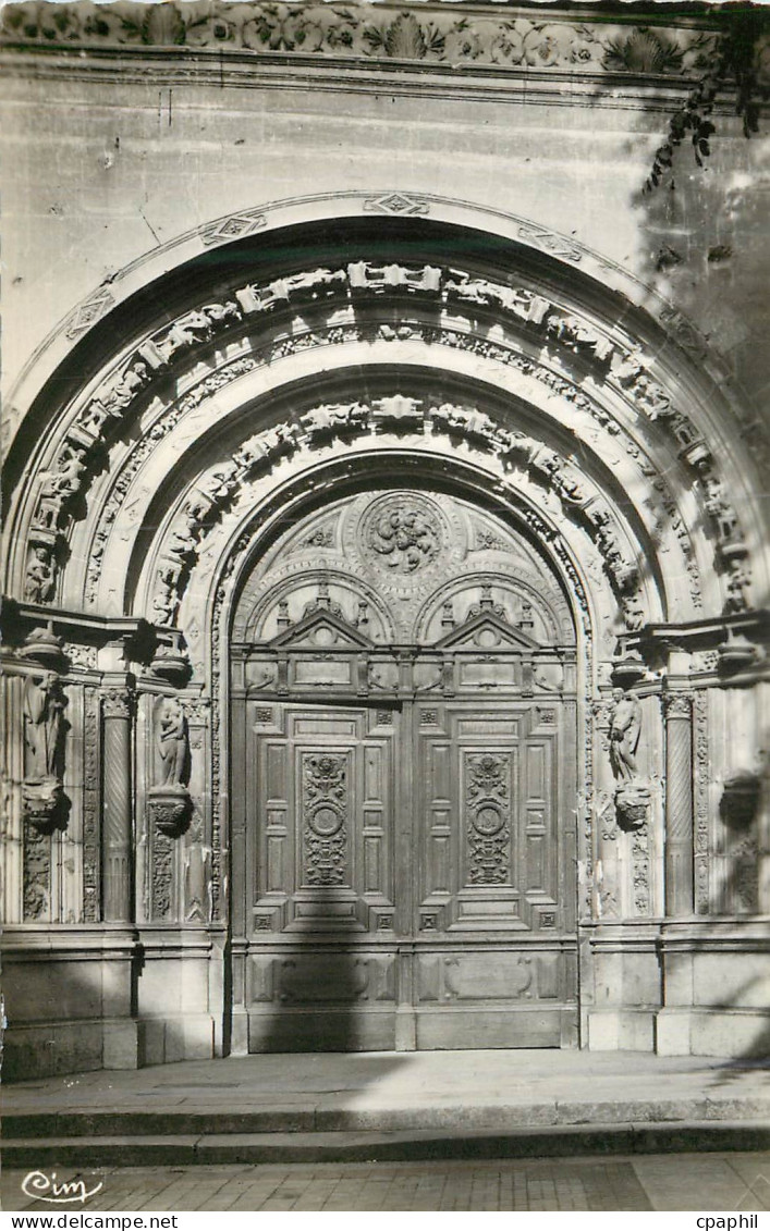 CPM L'Isle Adam(S et O) Portail de l'Eglise