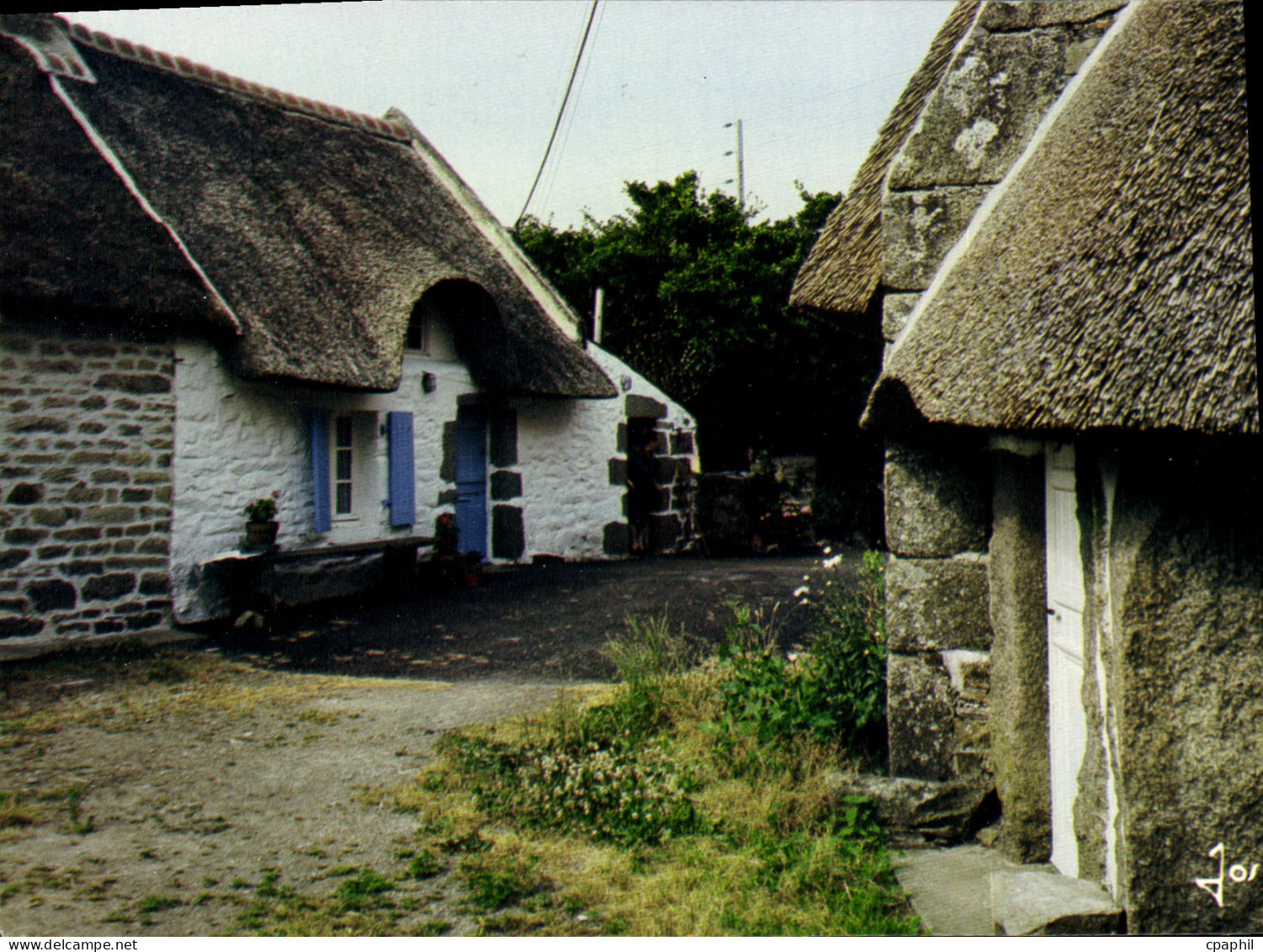 CPM La Bretagne en Couleurs Chaumiere de Basse Bretagne