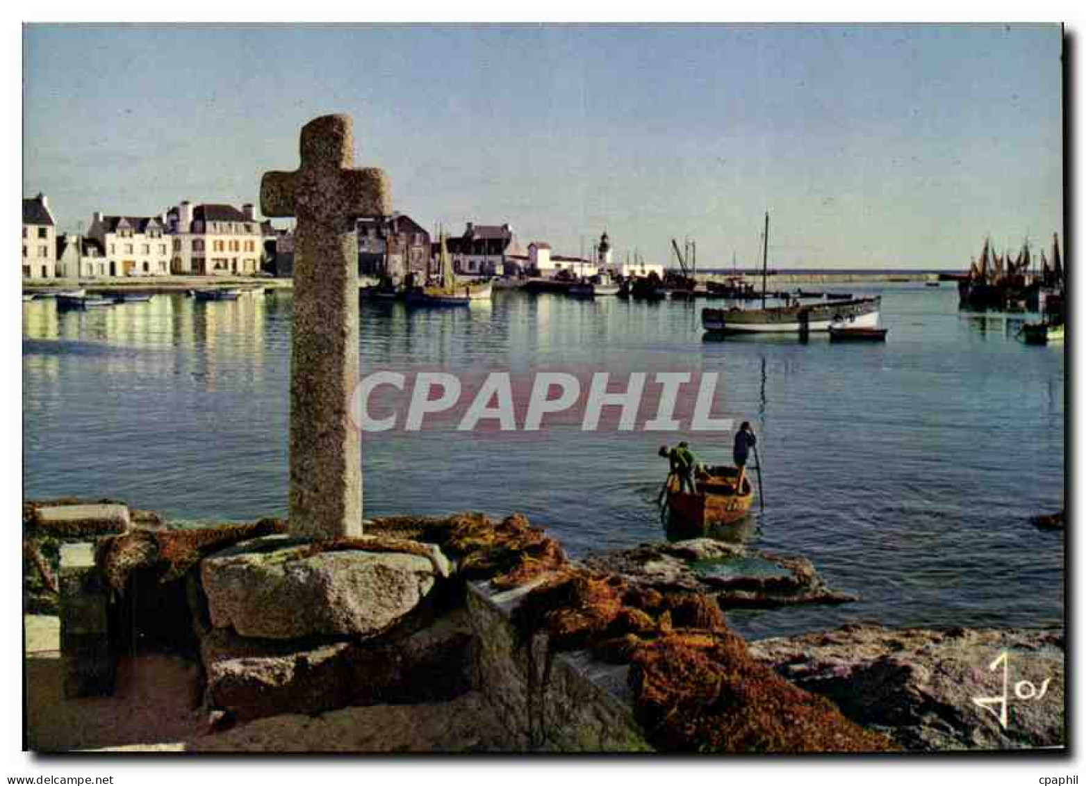 CPM La Bretagne en couleurs Le Guilvinec Finestere un coin du Port vers