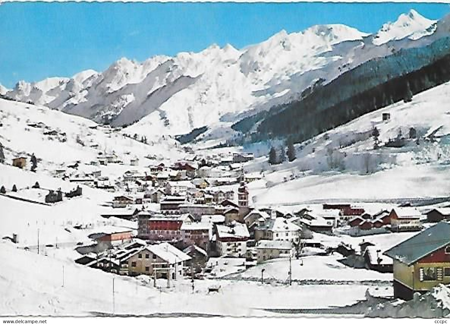 CPM La Clusaz  vue générale - Chaîne des Aravis