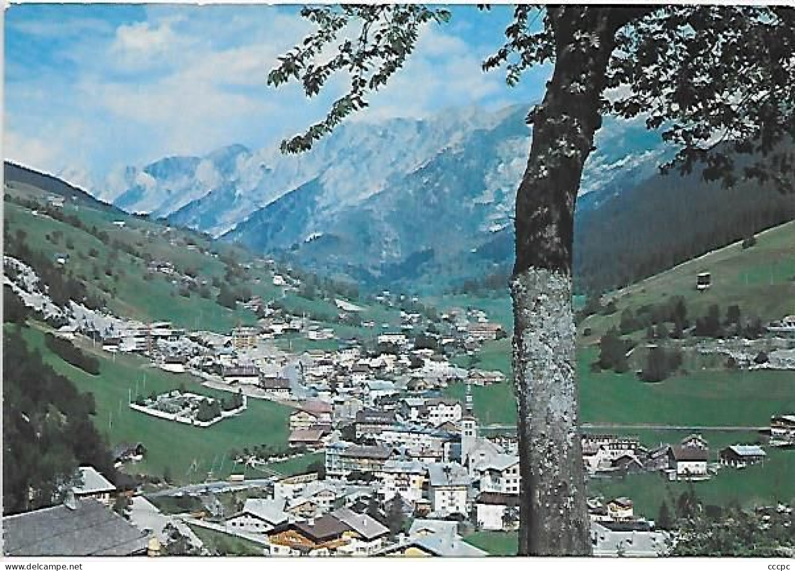 CPM La Clusaz  vue générale sur la chaîne des Aravis