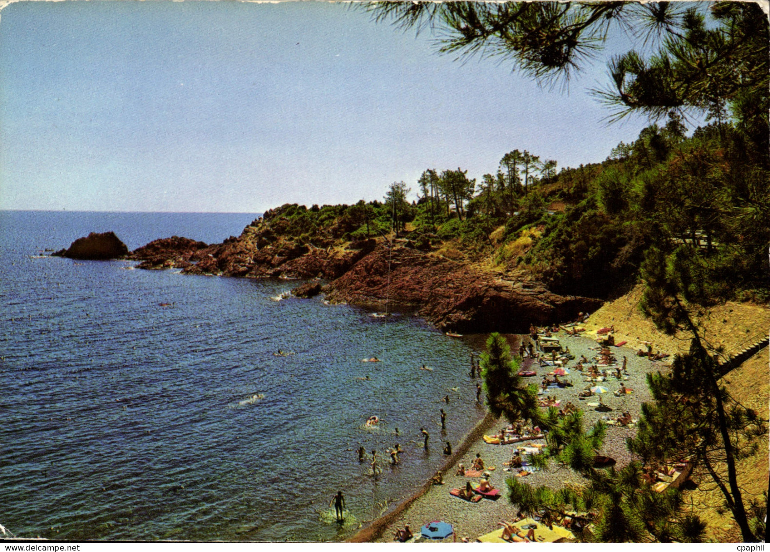 CPM La Corniche d'Or entre le Trayas et Saint Raphael Une Calanque aux Rochers Rouges