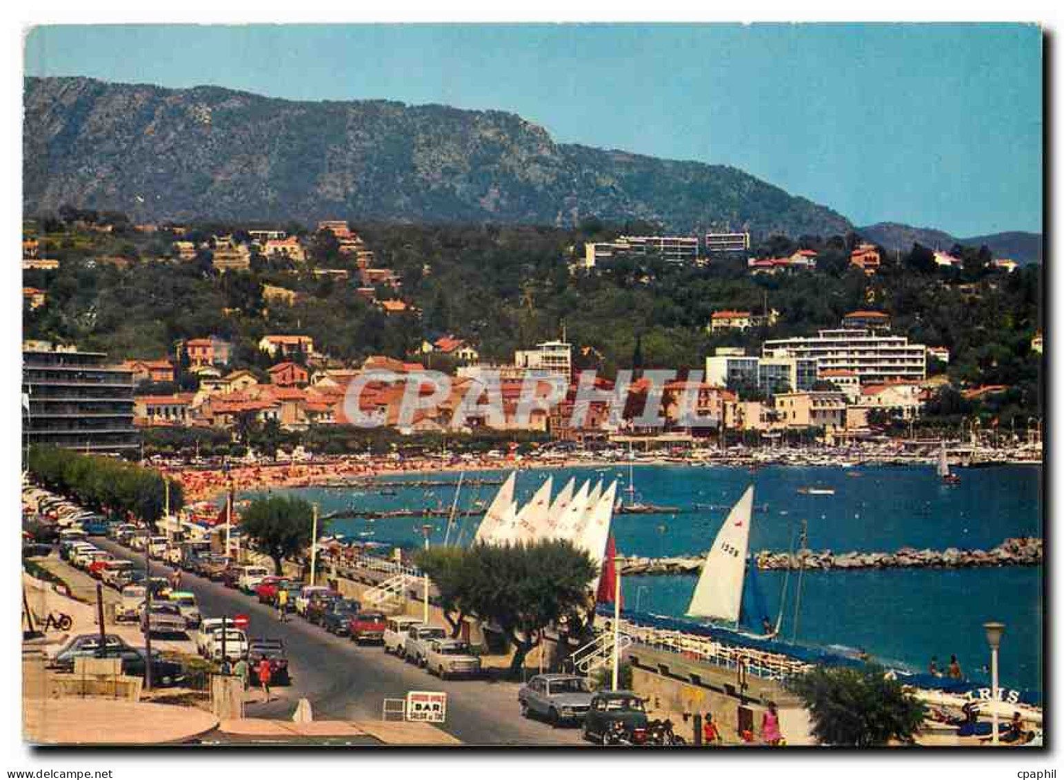 CPM La Cote d'Azur Le Lavandou La Plage