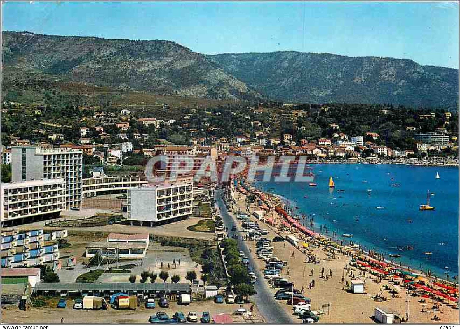 CPM La Cote d'Azur Le Lavandou Var Vue d'ensemble