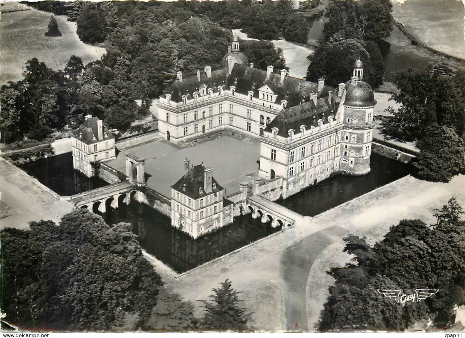 CPM La France vue du Ciel Saint Georges sur Loire M et L Chateau de Serrant