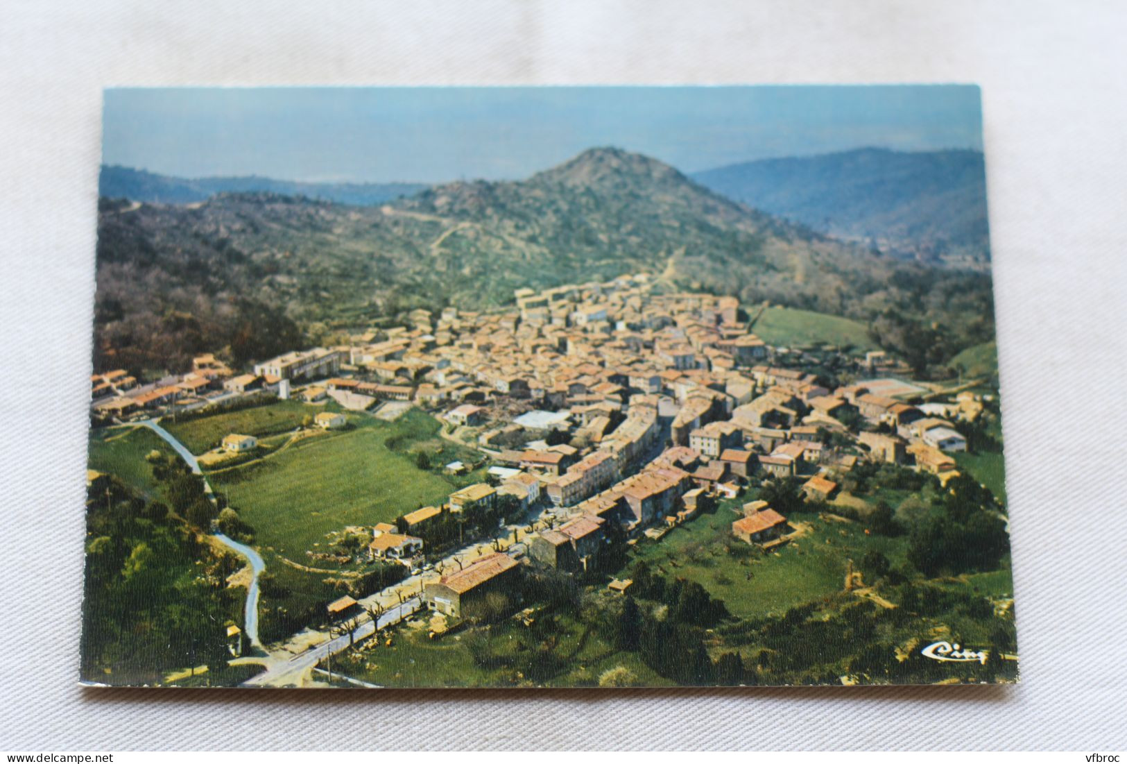Cpm, La Garde Freinet, vue générale aérienne, Var 83