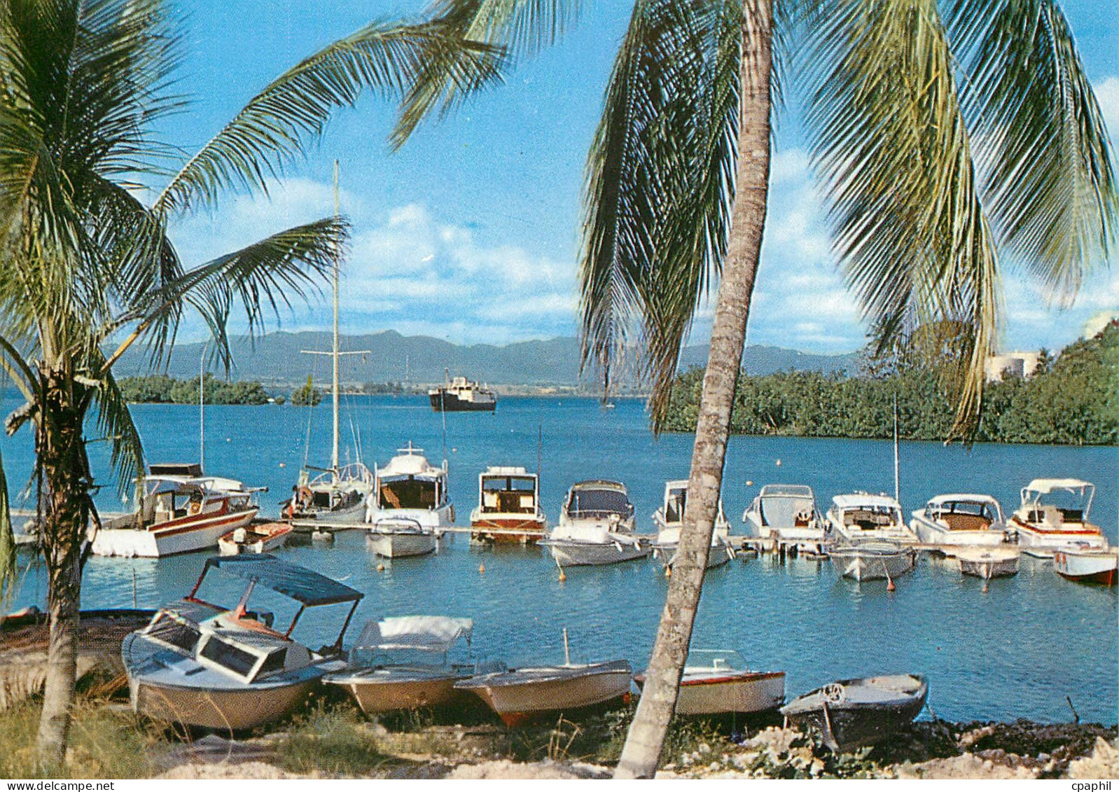 CPM La Guadeloupe Pointe a Pitre La Base Nautiflamme Bateaux