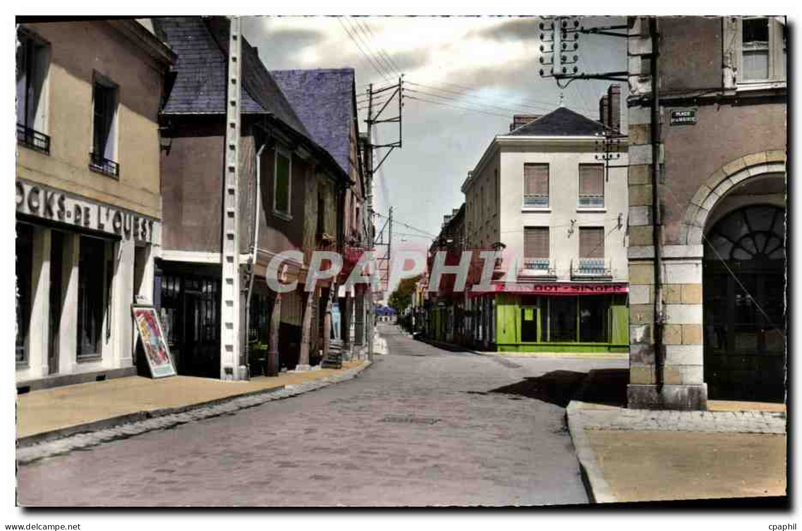 CPM La Guerche de Bretagne Les vieux Porches et Rue Duguesclin