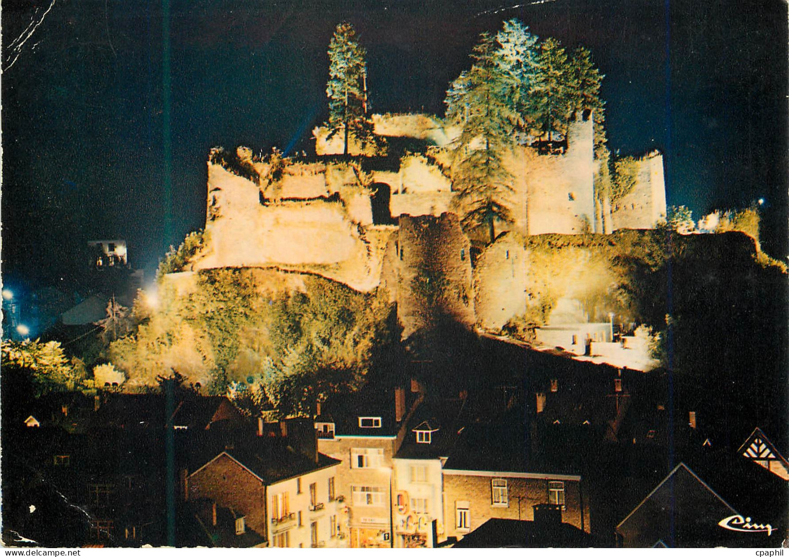 CPM La Roche-en-Ardenne Le Chateau Vue de nuit