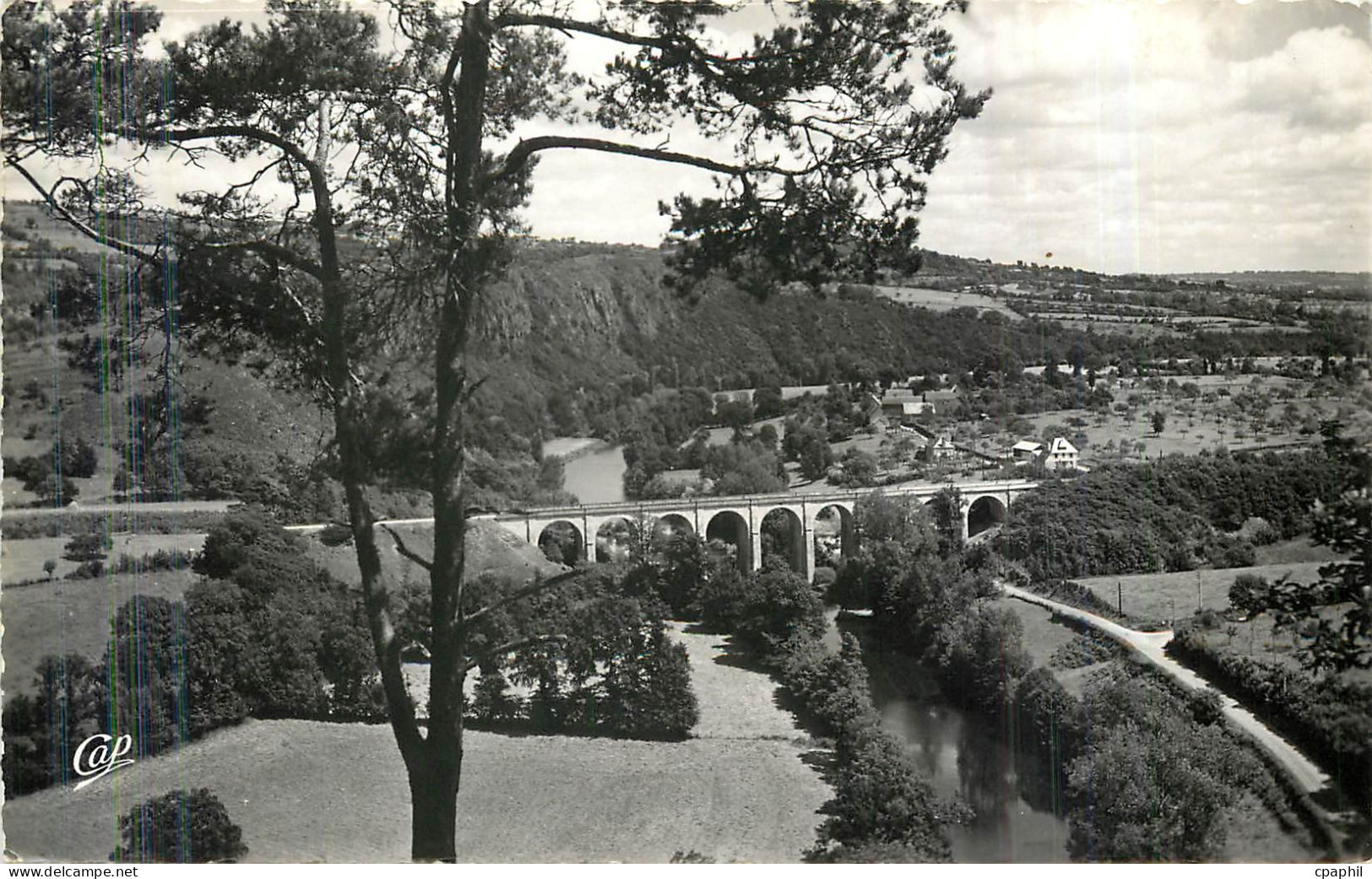 CPM La Suisse Normande Clecy la Vallee de l'Orne
