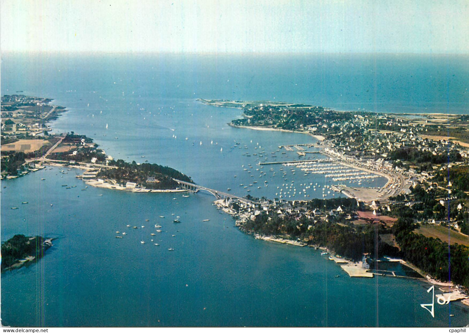 CPM La Trinite sur Mer La Bretagne en Couleurs Vue d'Ensemble sur le Port et la Pointe de Kerbihan