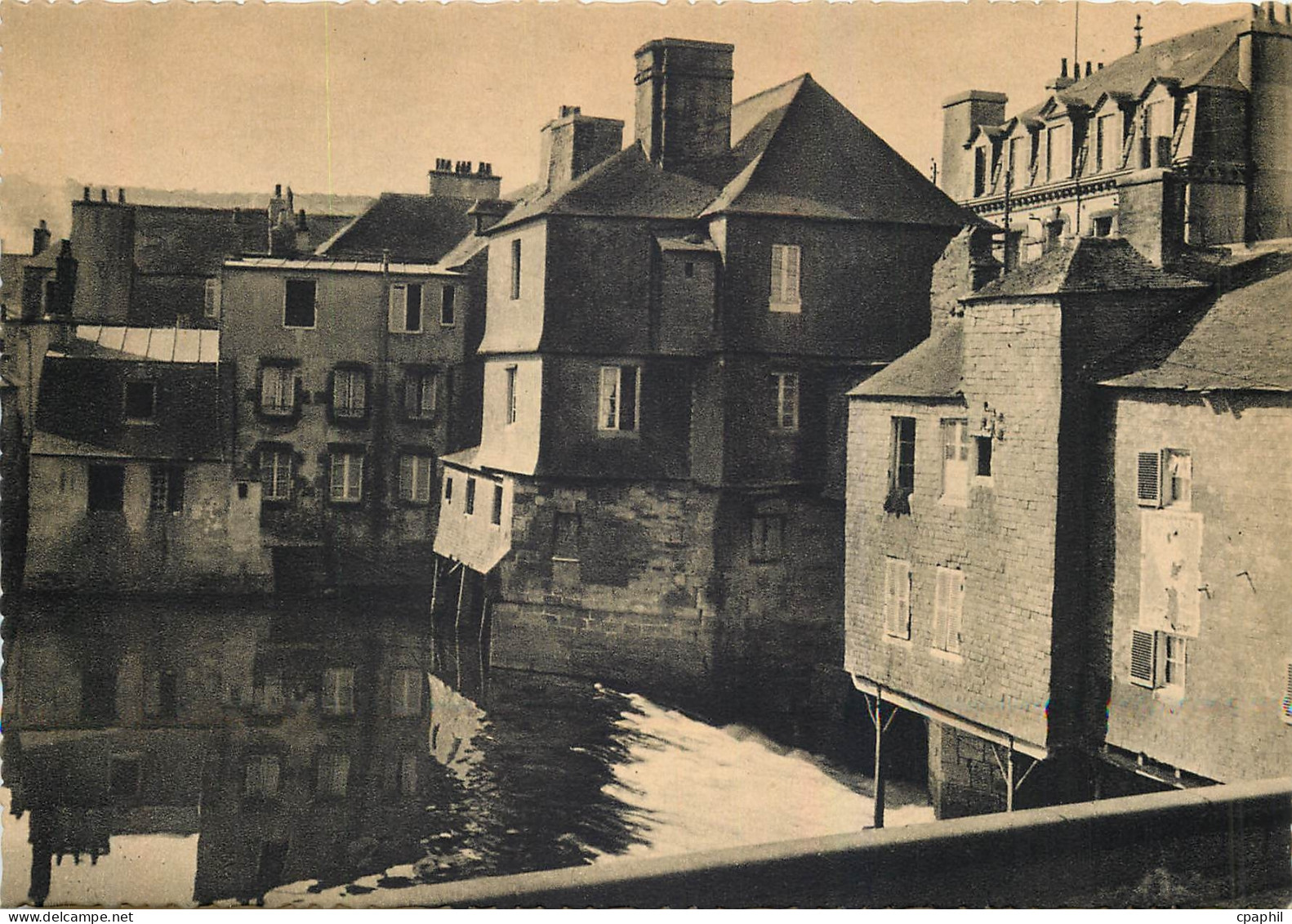 CPM Landerneau Le Vieux Pont sur l'Elorn