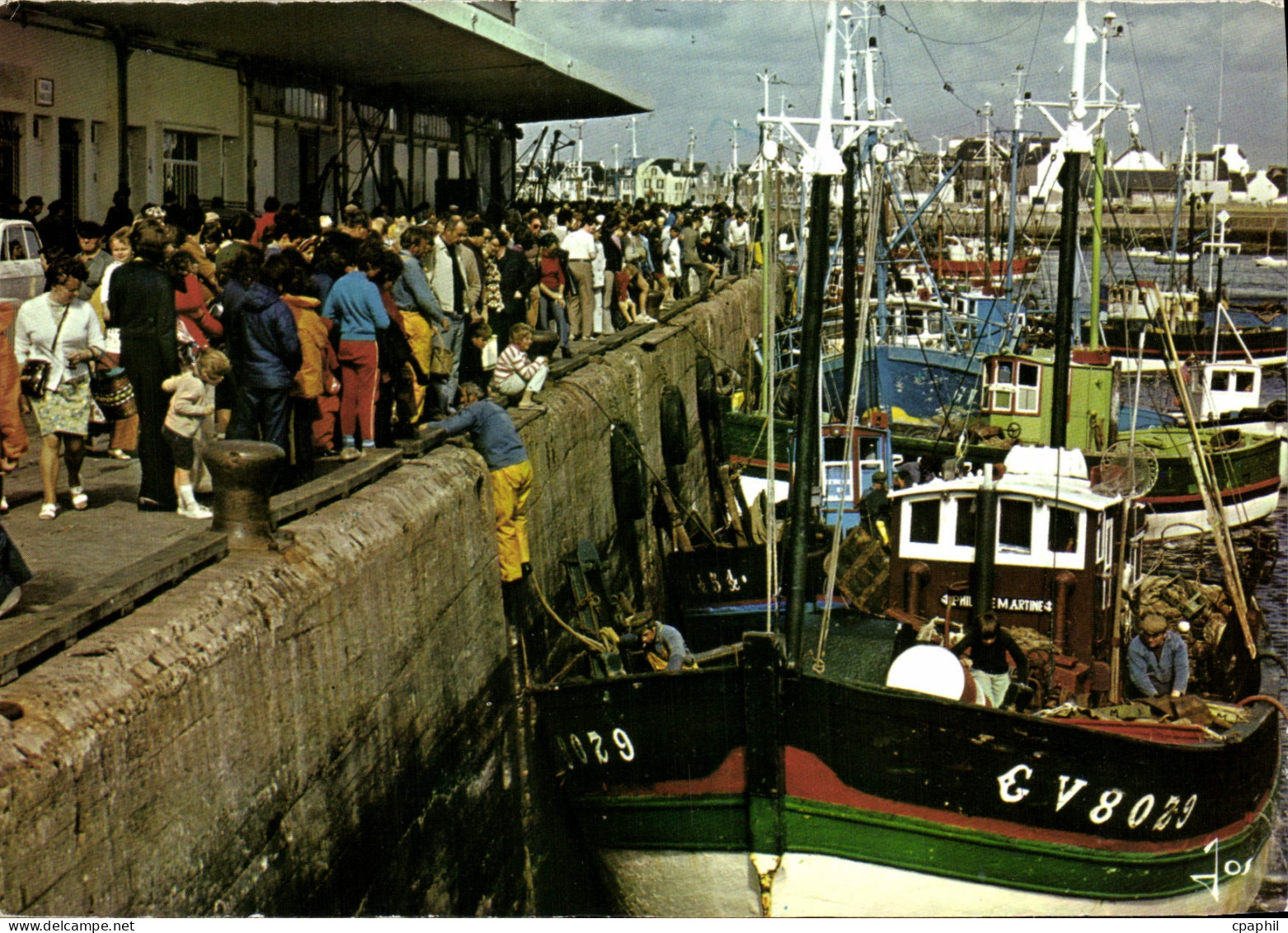 CPM Le Guilvinec Le retour des bateaux de peche