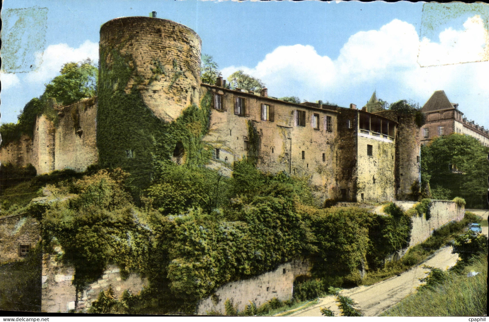 CPM Le Reole Gironde Chateau des Quat sos XII XIII dominant la Vallee de la Garonne