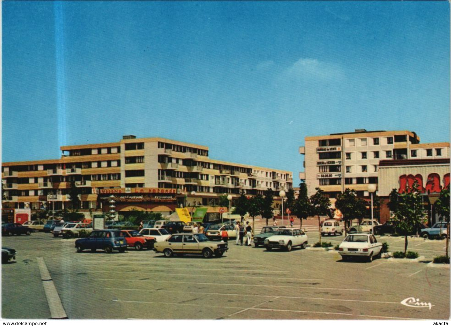 CPM LE VAUDREUIL Ville Nouvelle - Place des 4 Saisons (1161285)