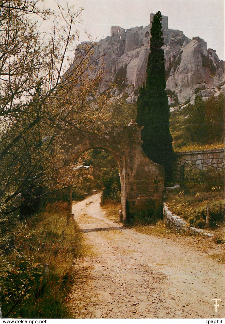 CPM Les Apilles Les Baux en Provence ''Race d'aiglons jamais vassale''