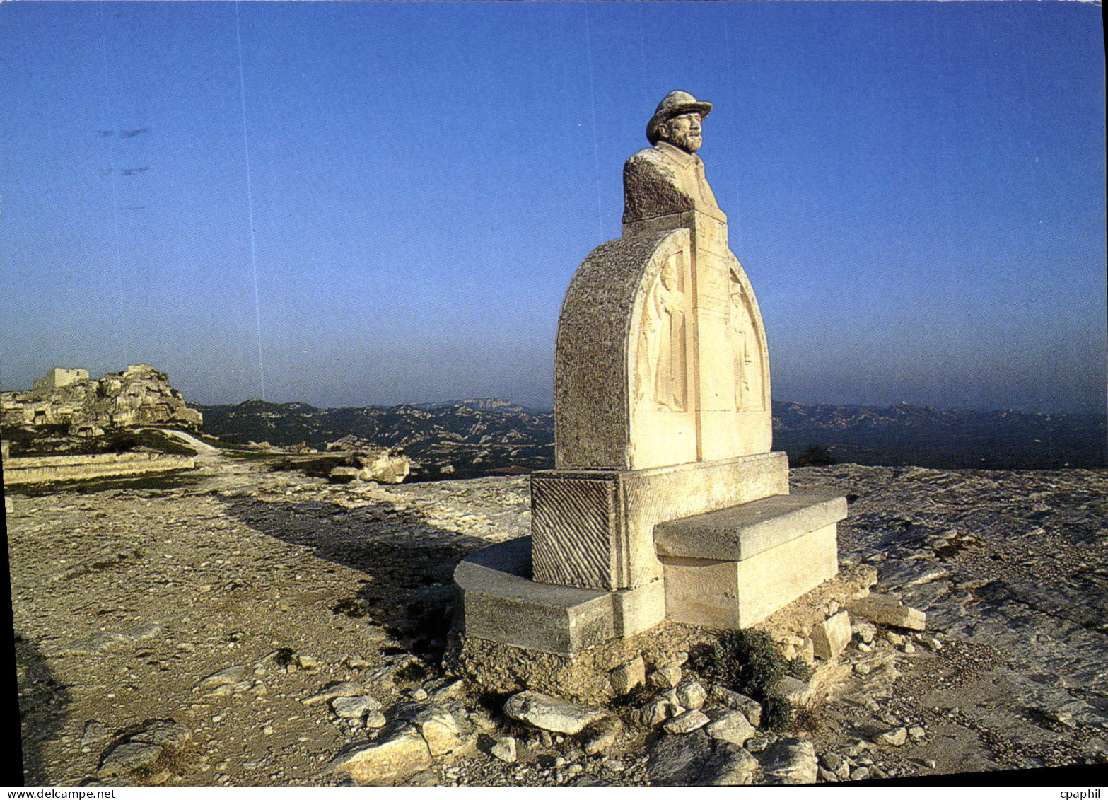 CPM Les Baux de provence la Citadelle Monument Charloun Rieu Poete Provencal qui a chante les Baux