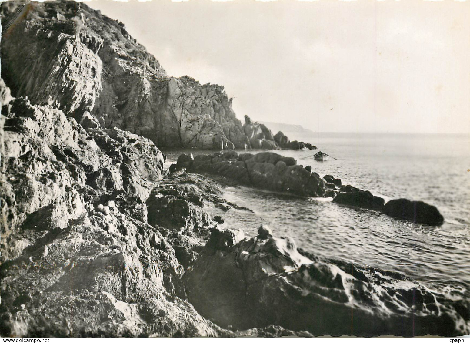 CPM Les Bords de la Riviera Calanques sur La Cote