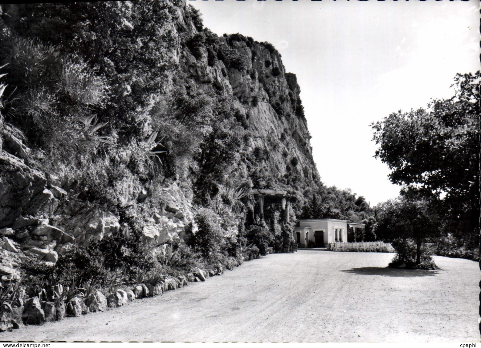 CPM Les Environs De Ganges Entree De La Grotte Des Demoiselles