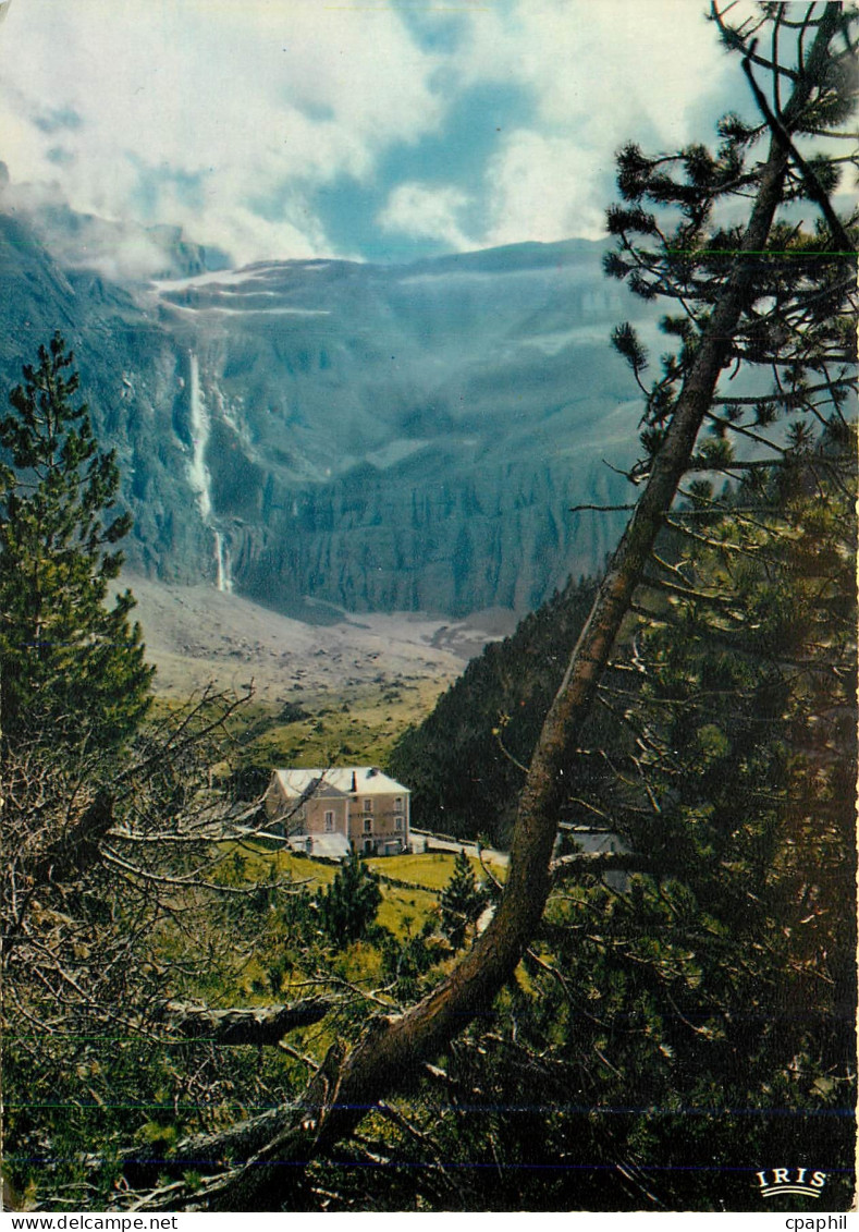 CPM Les Pyrenees Le Cirque de Gavarnie