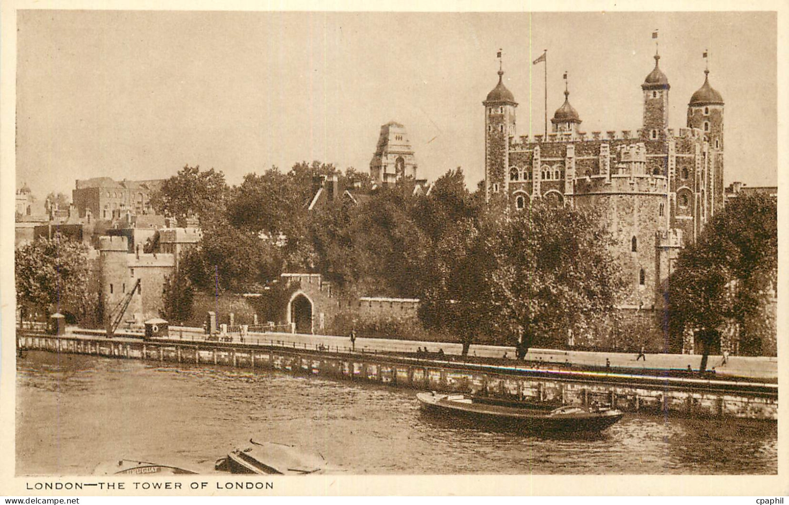 CPM London The Tower of London Bateau