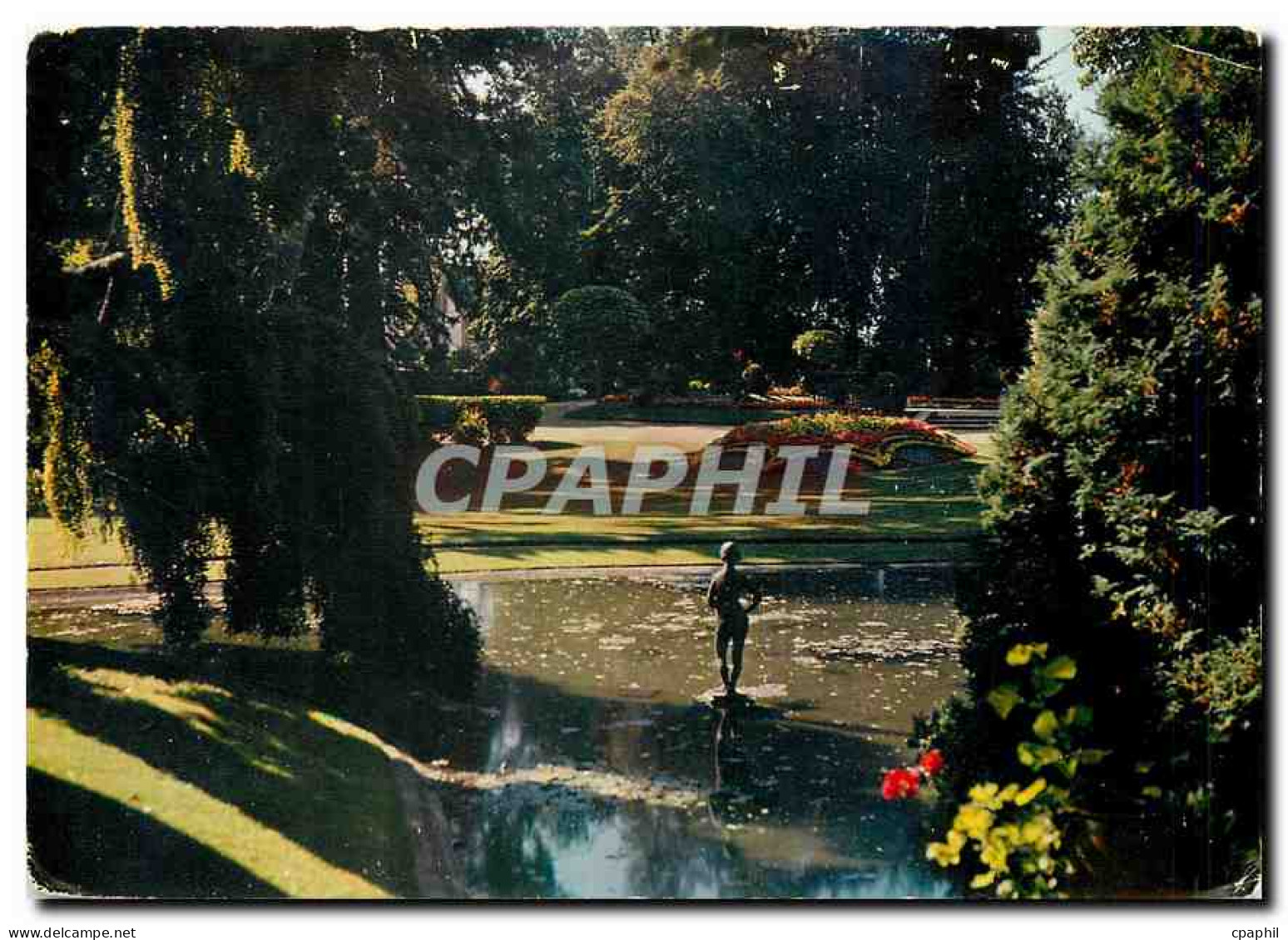 CPM Louviers Eure Le jardin public