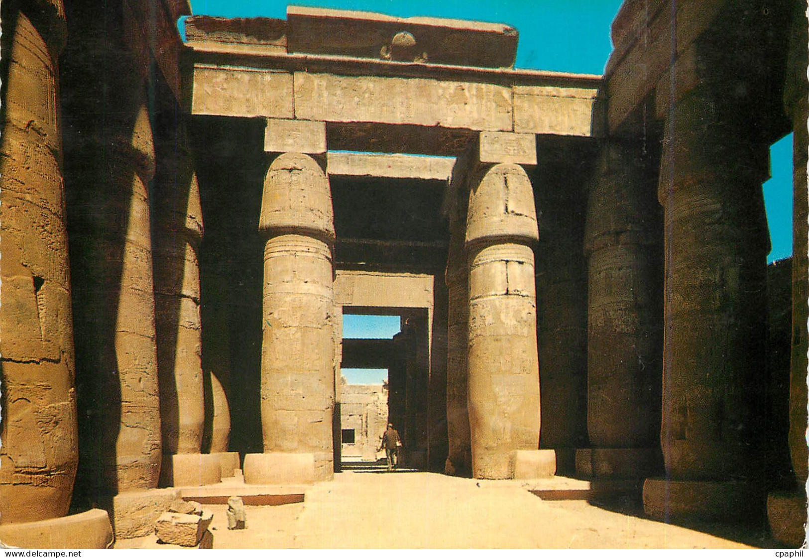 CPM Louxor Karnak Cour exterieure du temple de Khonsuo