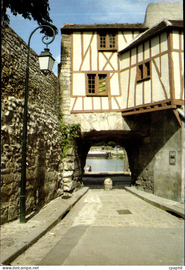 CPM Mantes La Jolie Yvelines La Porte au Pretre