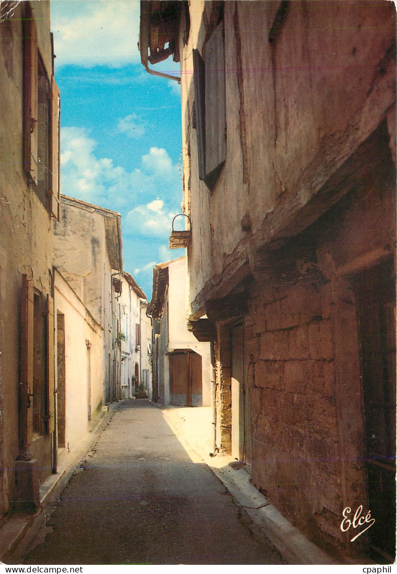CPM Marmande Une vieille rue typique