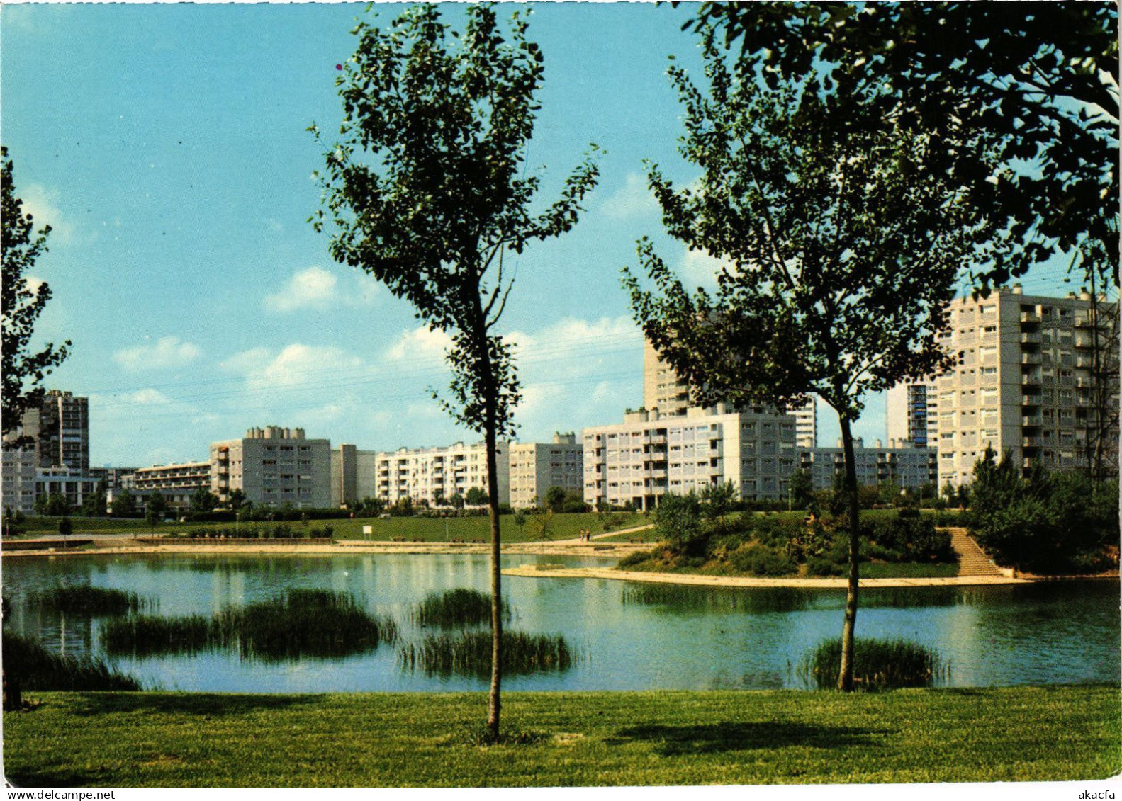 CPM Massy Le Lac de la Blanchette FRANCE (1377435)