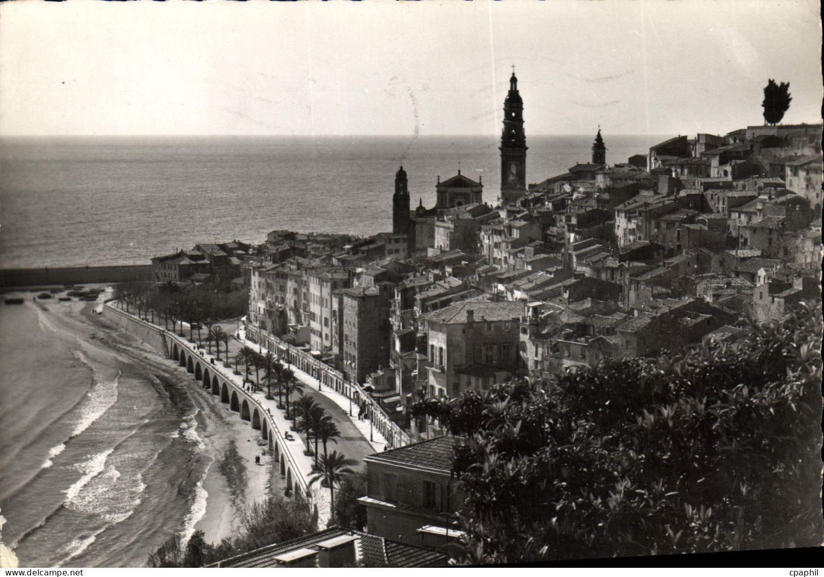 CPM Menton A M Vue generale du Vieux Menton