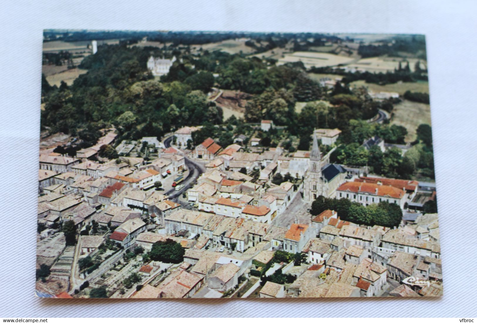 Cpm, Mirambeau, vue générale aérienne, Charente Maritime 17
