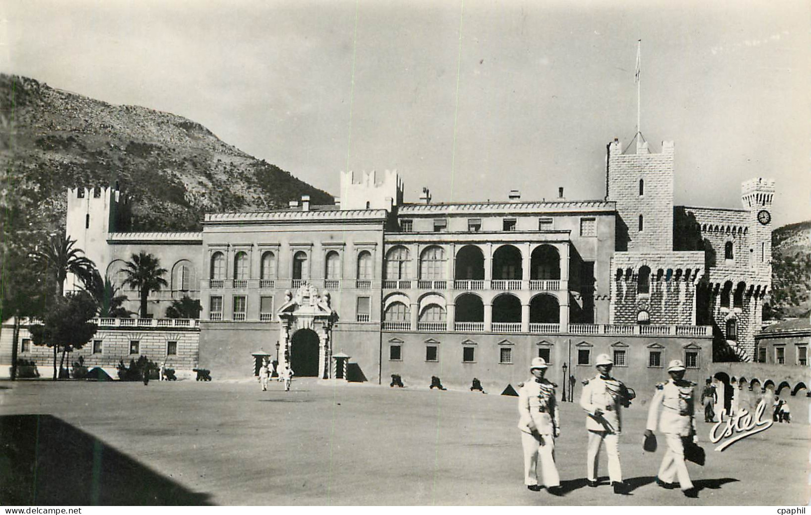 CPM Monaco Palais du Prince Facade sur la Place du Palais Militaria