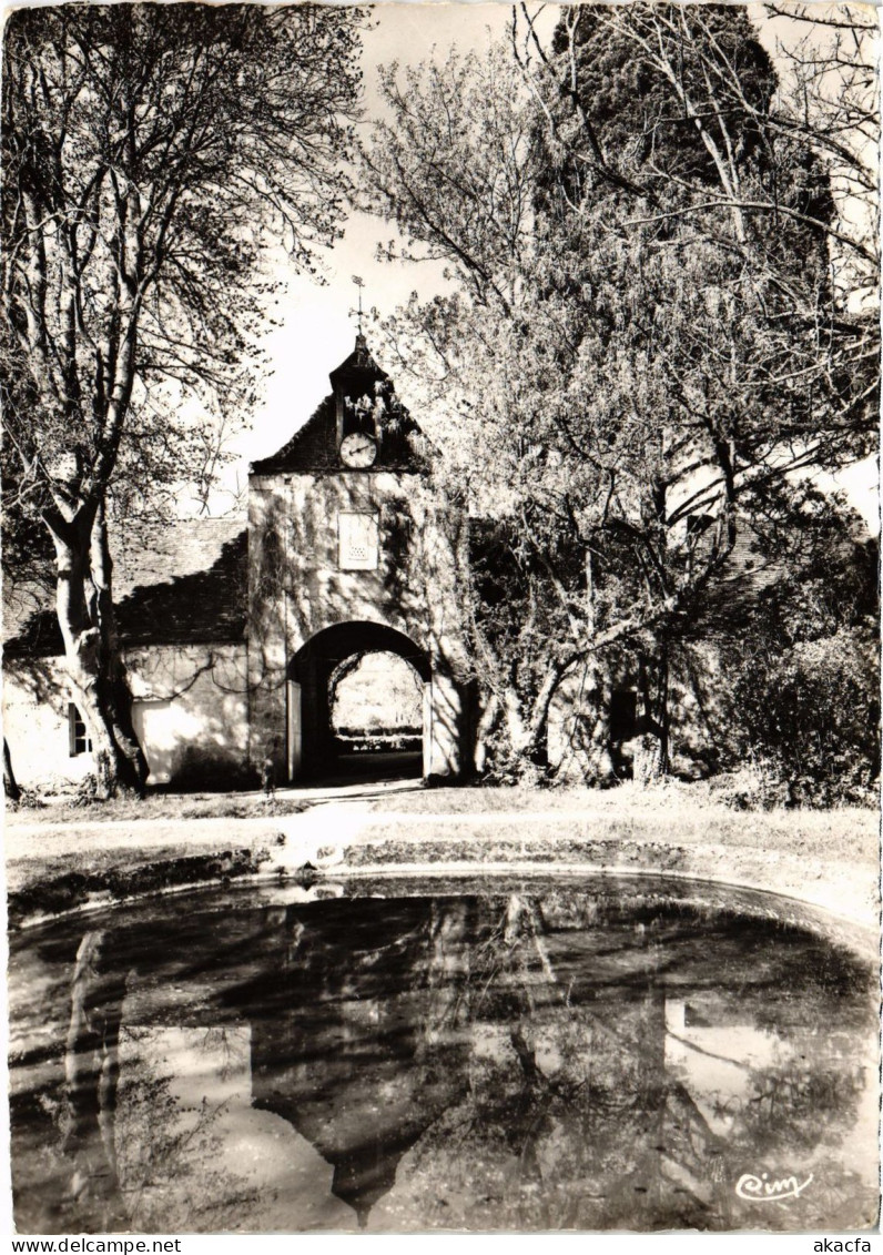 CPM Montbard Le Pigeonnier FRANCE (1376076)