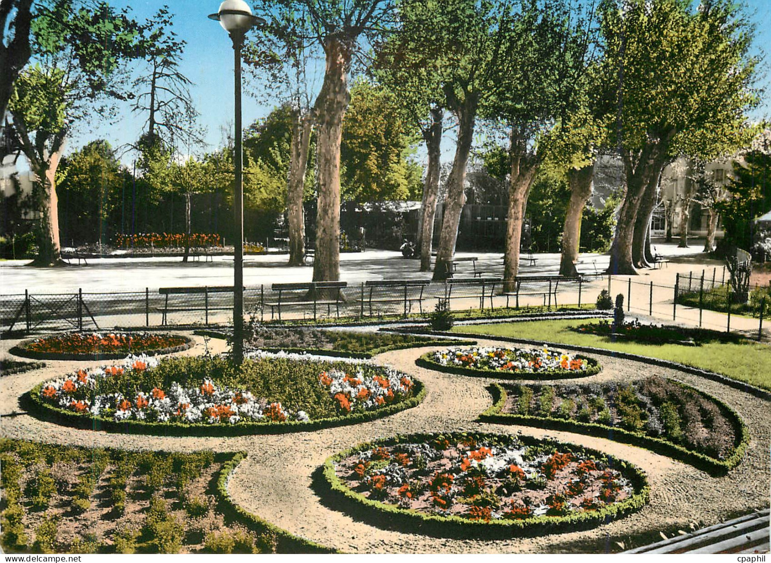 CPM Montelimar (Drome) Le Parc