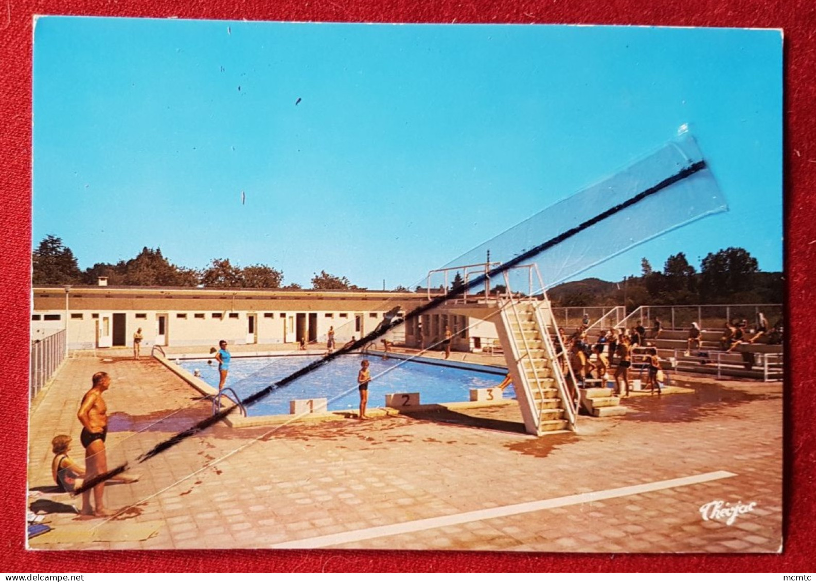 CPM - Montignac sur Vézère -(Dordogne) La Piscine