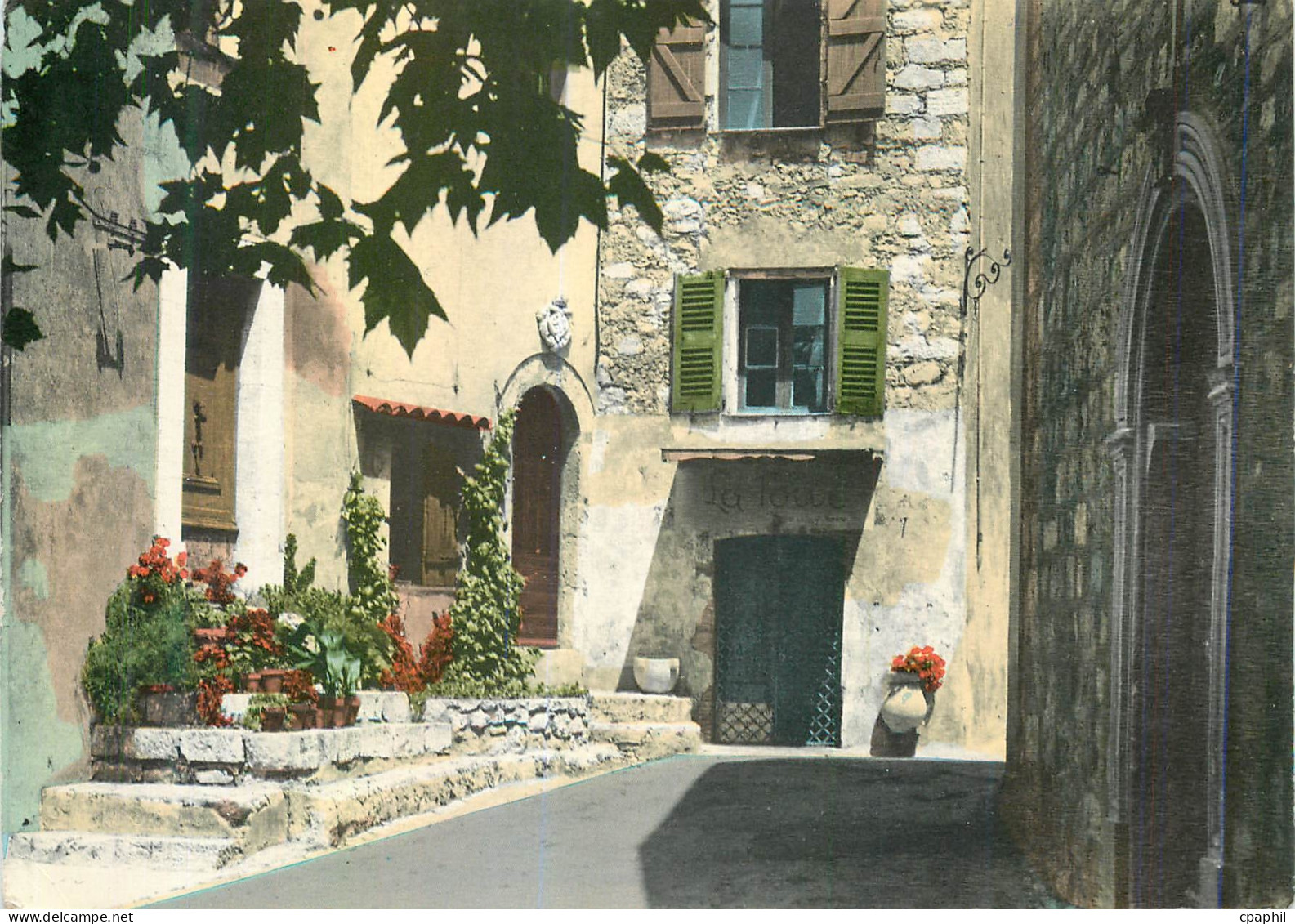CPM Mougins (A M)Entree de l'Eglise et Quartier de la Tour