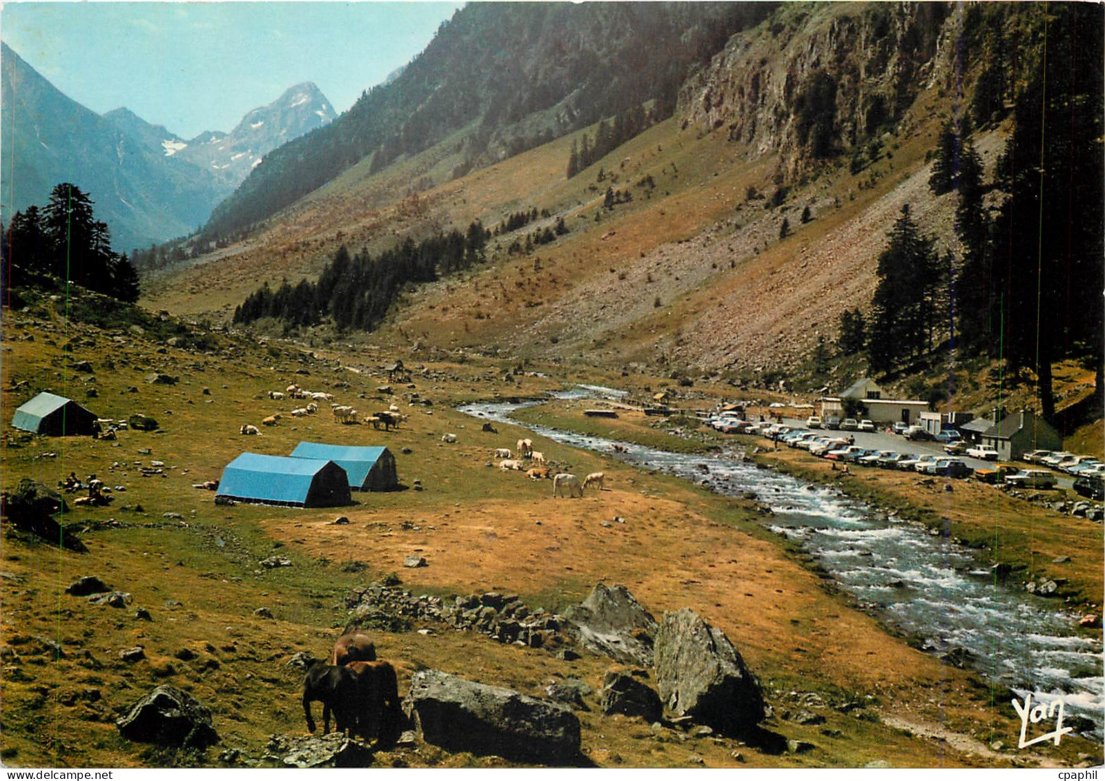 CPM Nos Belles Pyrenees dans la vallee de Lutour la Fruitiere