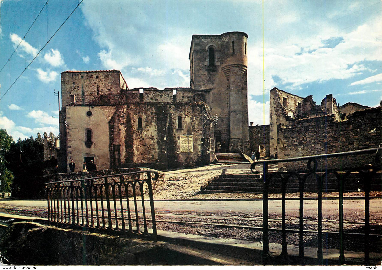CPM Oradour sur Glane Haute Vienne Cite Martyre 10 Juin 1944 L Eglise Militaria