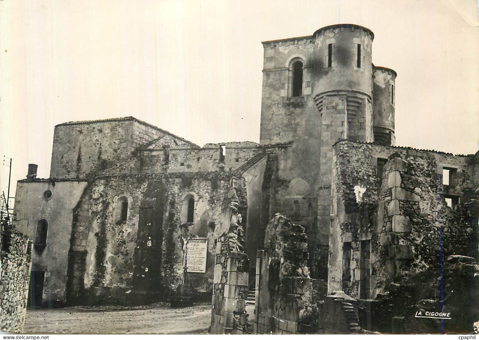 CPM Oradour sur Glane (Haute Vienne) Militaria
