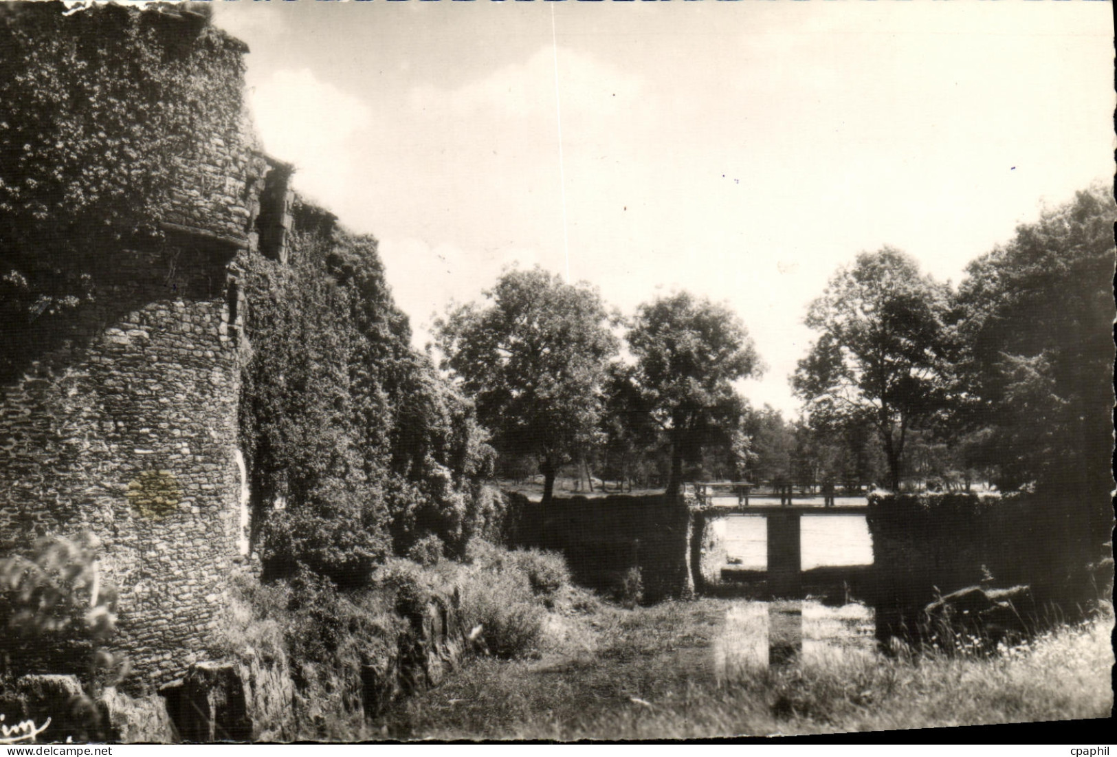 CPM Paimpont Chateau de Comper