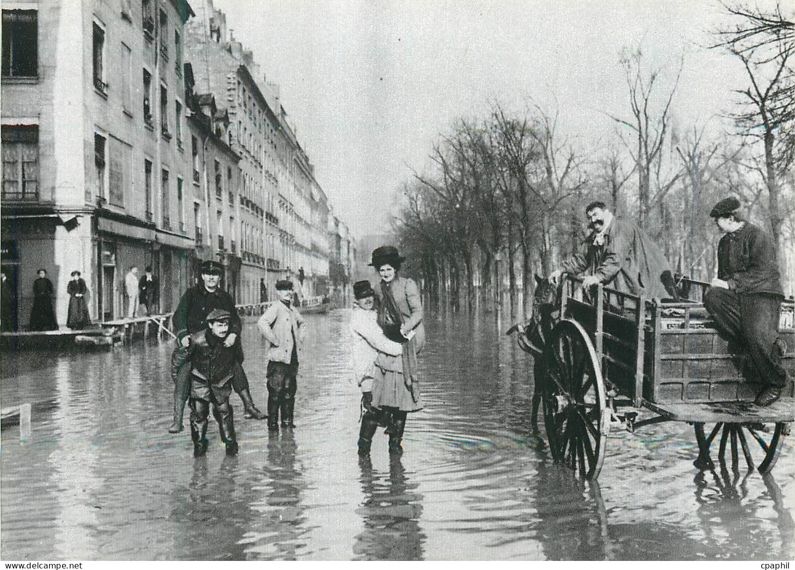 CPM Paris 1900 Scene Prise Lors des Inondations de 1910