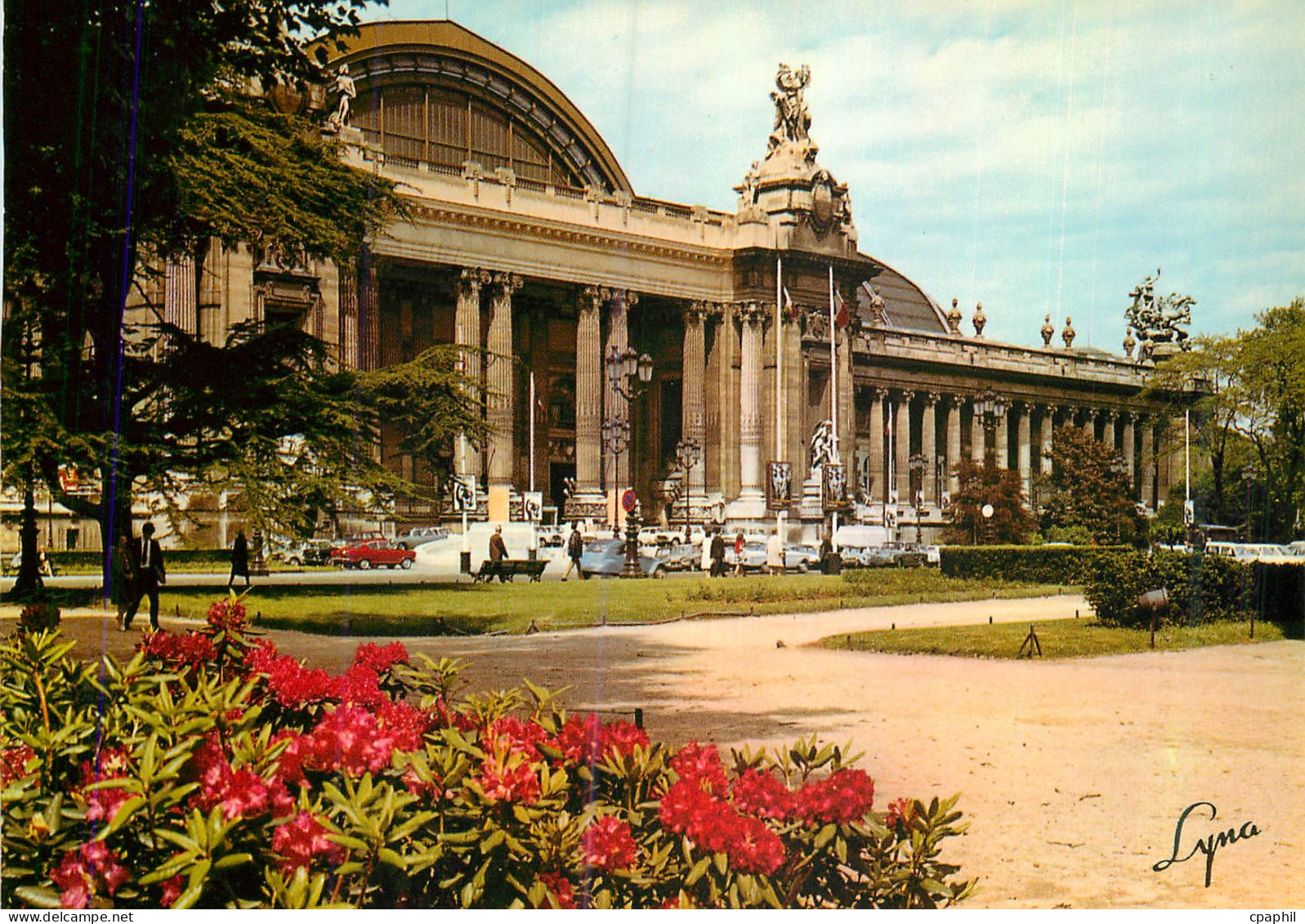 CPM Paris Aux Champs Elysees Le Grand Palais