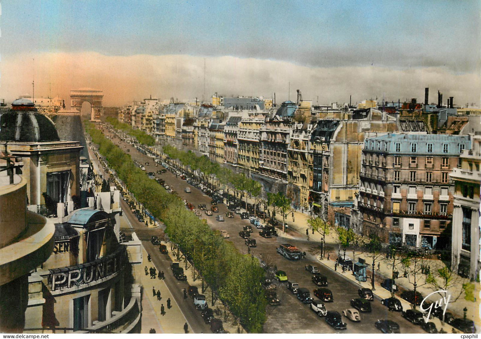CPM Paris et ses Merveilles Avenue des Champs Elysees